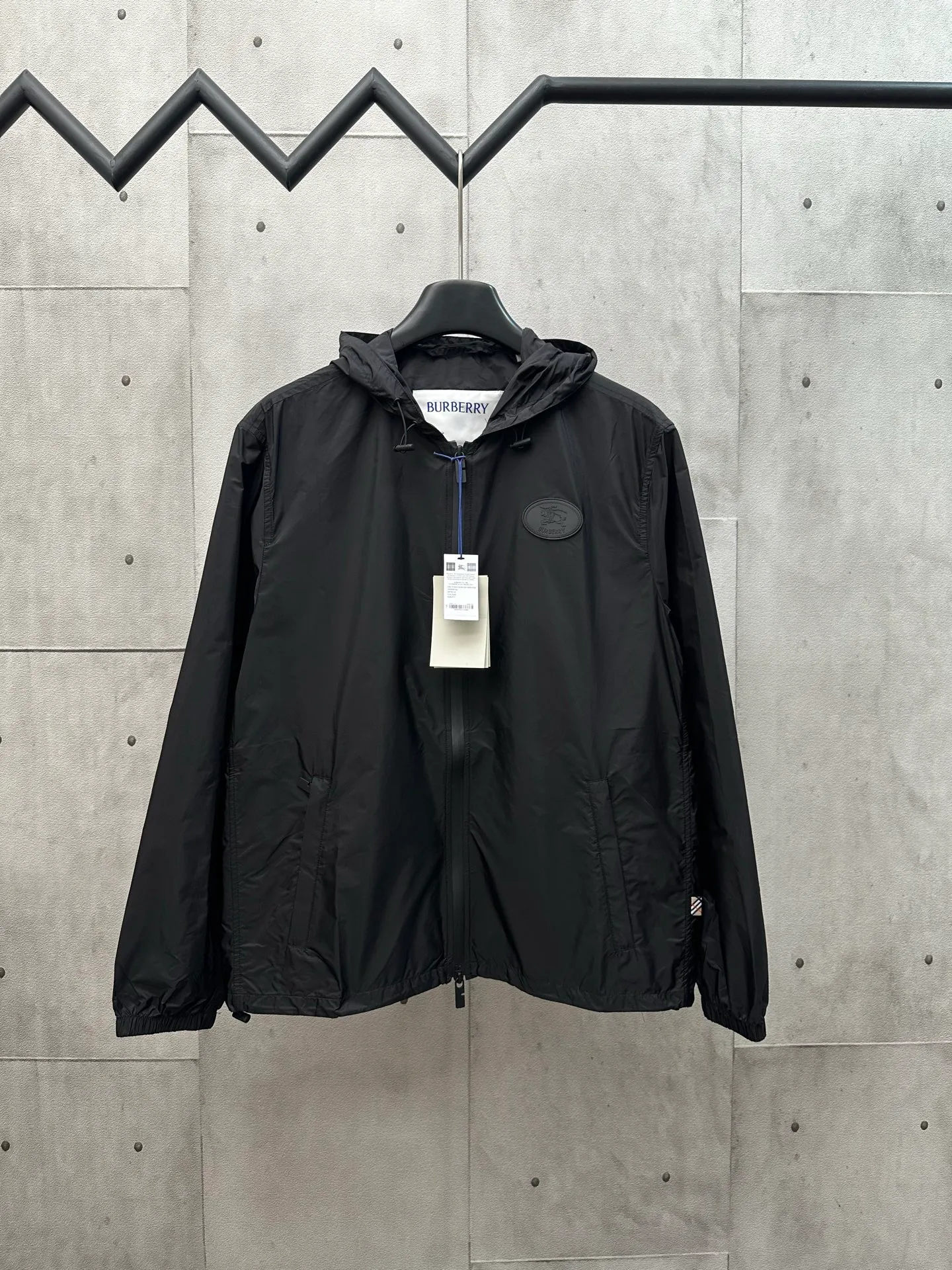 burberry ： 100% 。 。 ， ， 。 ，Breathable ， 。 ： ： ， ， 。 ， 。 。 ， ， 。 ： SIZE: S M L XL